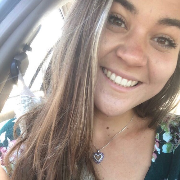 Meet your Posher, Claire - Picture 1 of 1